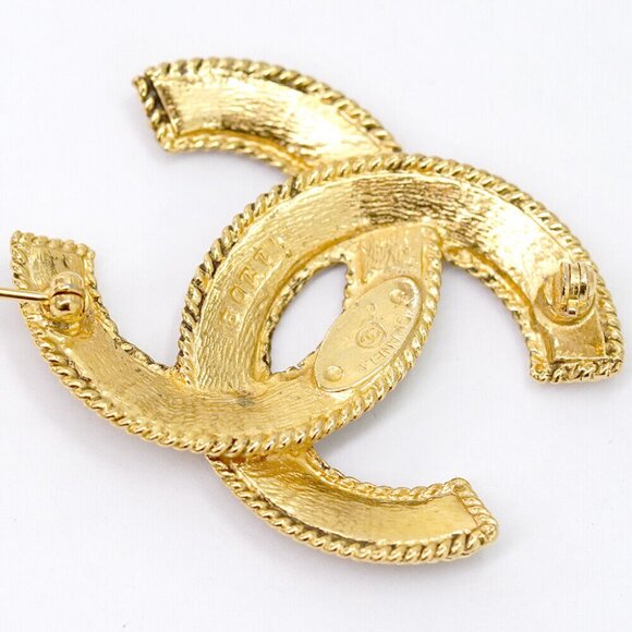 CHANEL CC Logo Vintage Brooch Gold Tone Pin Auth w/Box #202403 - Picture 4 of 5